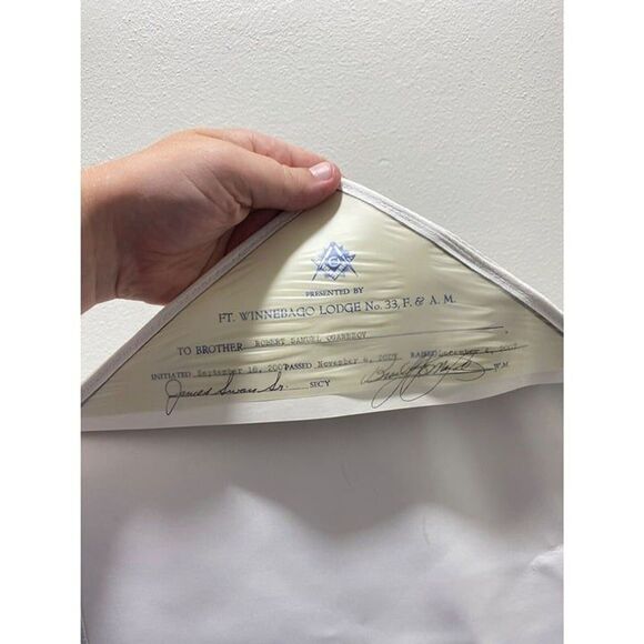 Genuine Masonic Masonry Ceremony white 15 X 13 Presentation Apron 2007 - Picture 7 of 8